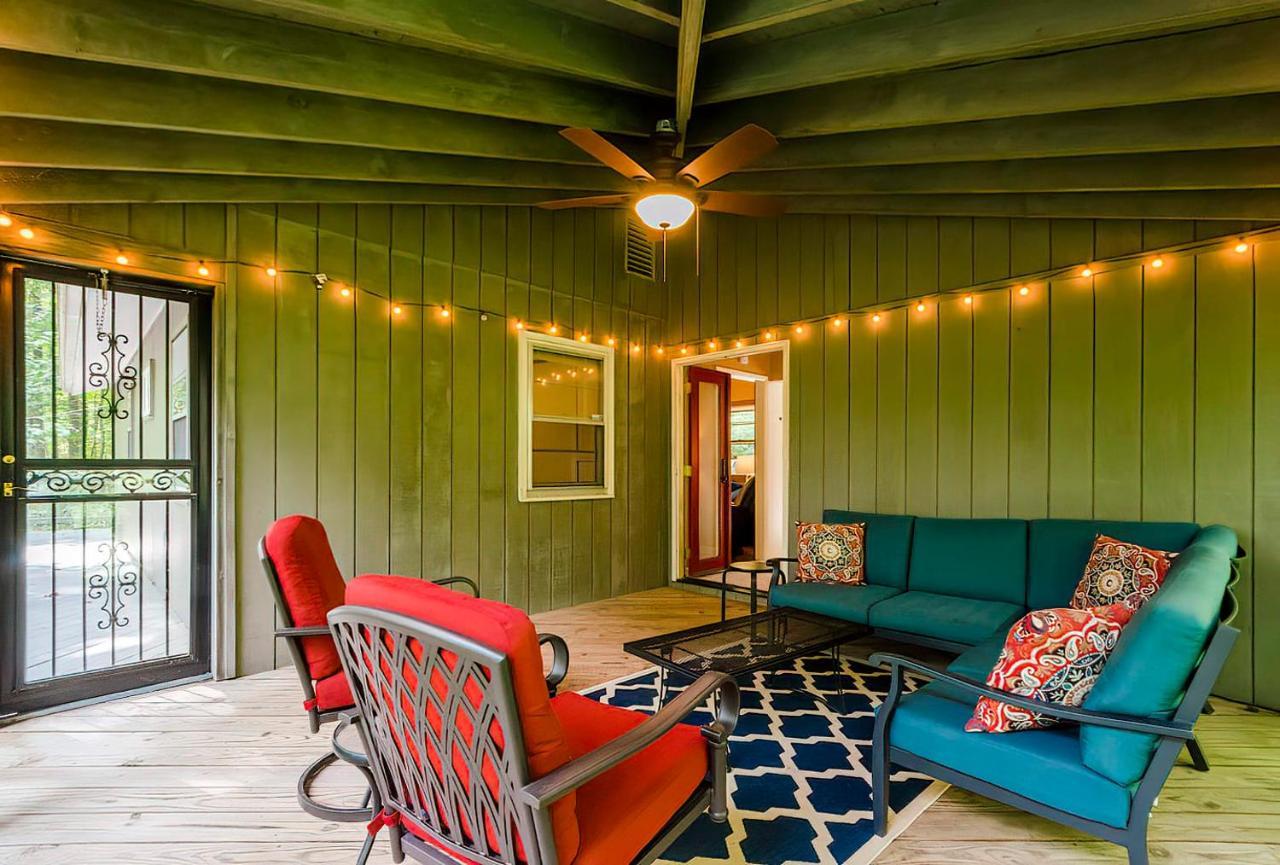 Secluded Oasis W Hot Tub, Screened-In Porch, Wifi! เบิร์กลีย์สปริงส์ ภายนอก รูปภาพ